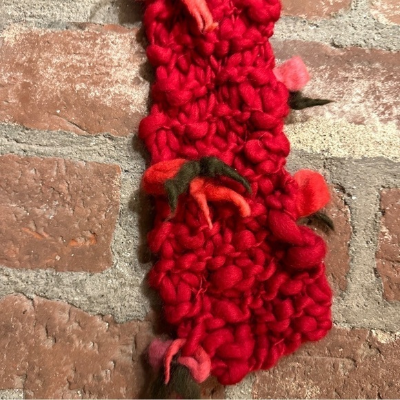 Handmade hand knit red extra long cozy scarf - Picture 4 of 16